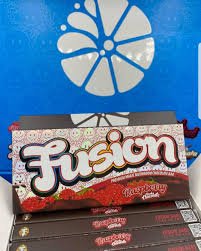 Fusion Bars Raspberry Dark Chocolate– bold dark chocolate infused with tangy raspberry flavor for a rich, fruity, and decadent treat